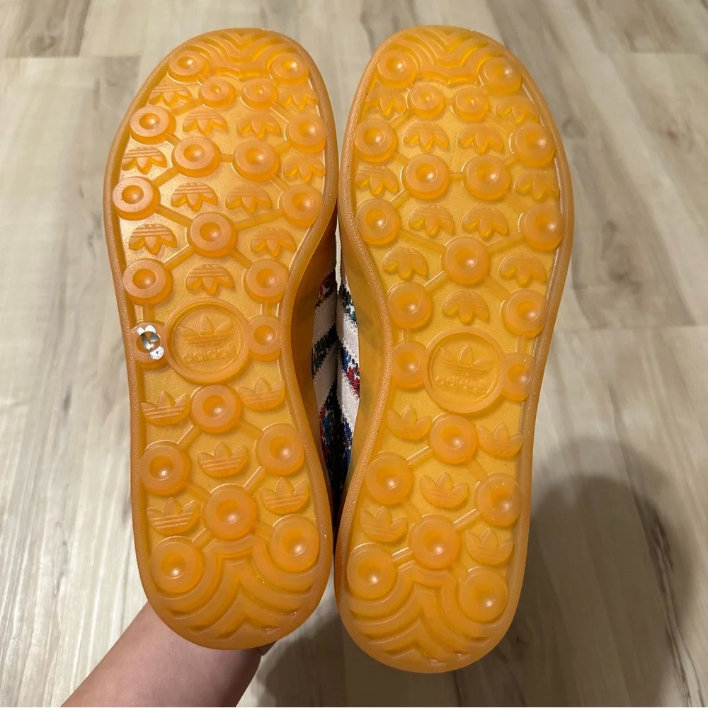 NWT Adidas GAZELLE INDOOR X LIBERTY LONDON SHOES
Size 7.5 - Picture 10 of 10